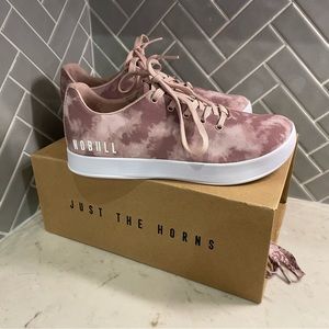 NoBull canvas trainer low size 8.5 new in box mauve pink graphic color !